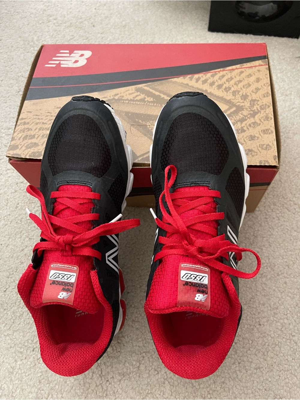 Men's New Balance Running Shoes Size 8 1/2 new with box lightweight